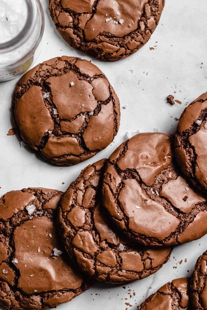 diese espresso brownie cookies sind außen leicht knusprig und innen schön weich
