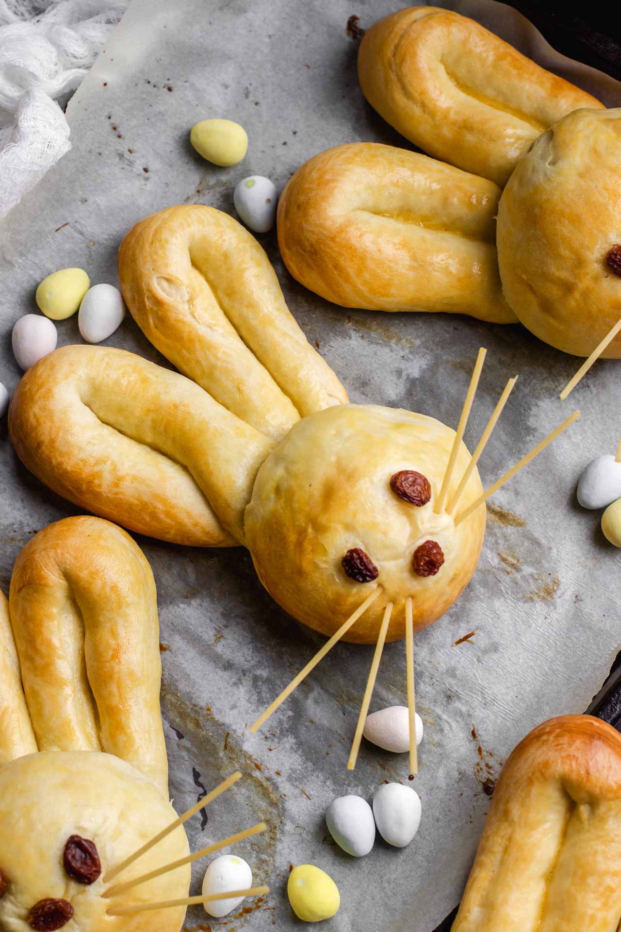 weiche Osterhasen aus Hefeteig